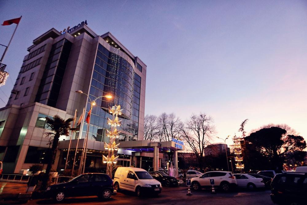 Grand Hotel Europa Shkodër Exterior foto